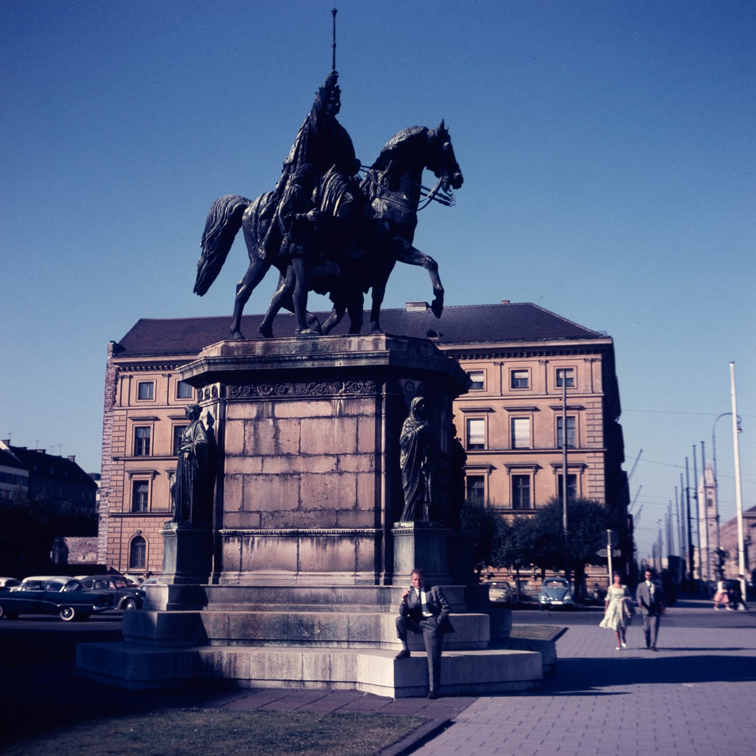 Reiterdenkmal am Odeonsplatz, München