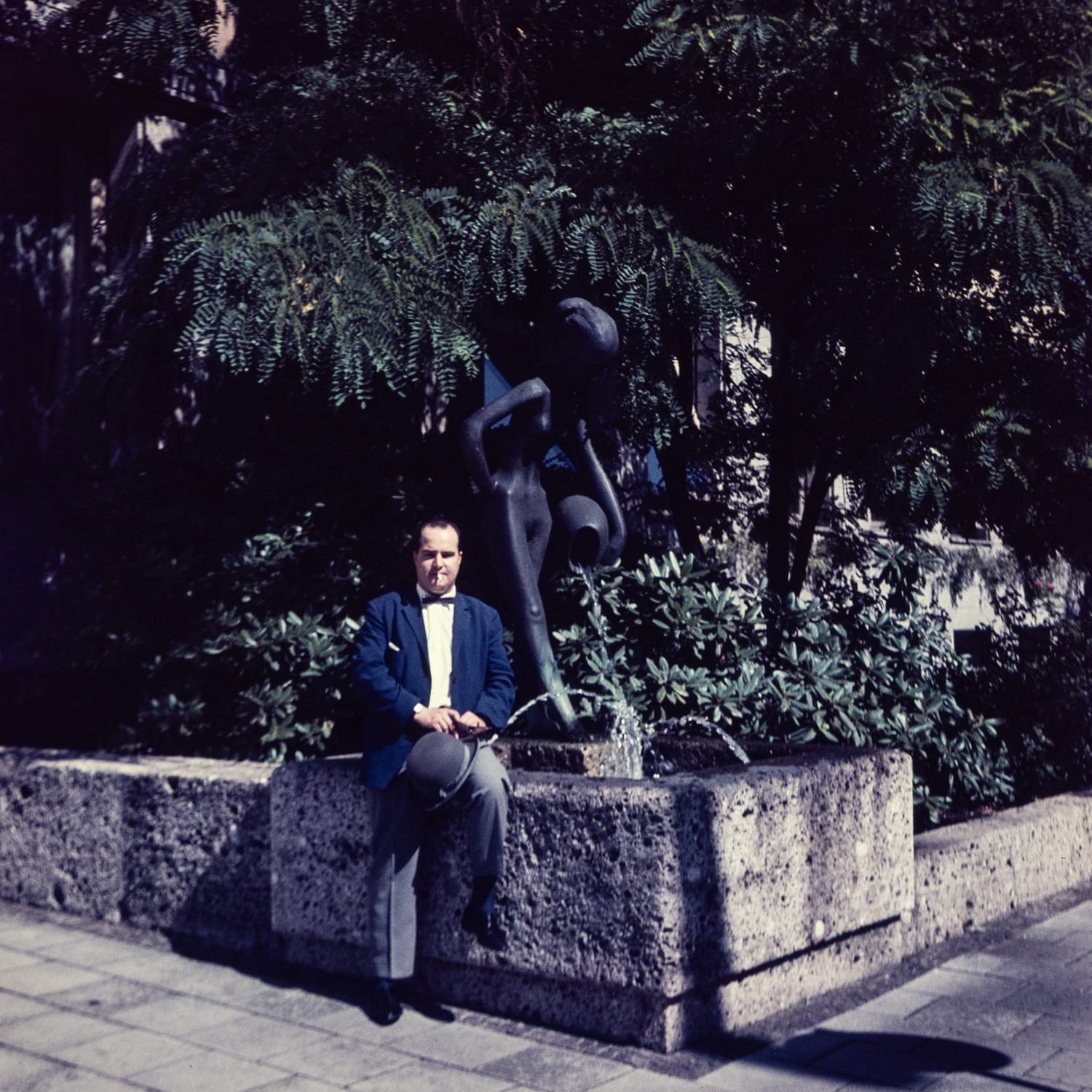 Mädchen mit Krug / Ottostraße, München